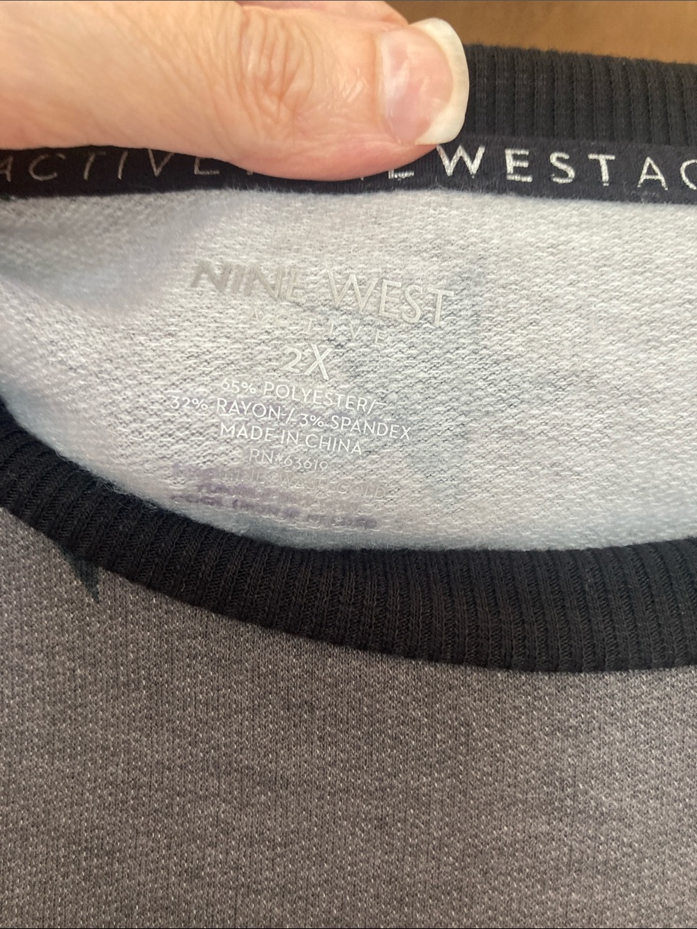 Nine West star print gray black sweatshirt with zip pocket detail size 2X - Picture 8 of 16